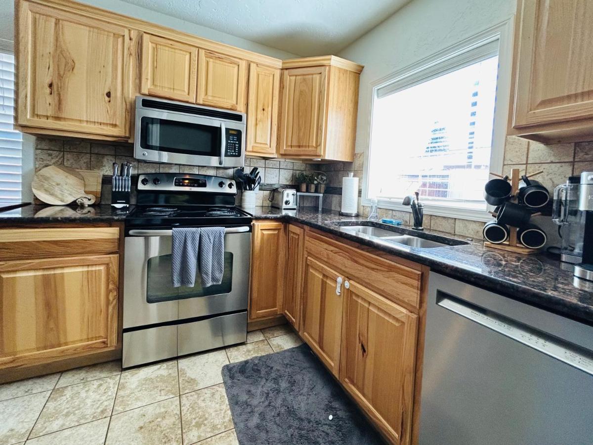 Home Sweet Idahome, Feels Like Home With All The Decor You Wish You Could Afford King Bed In Master, Fully Fenced Dog Friendly Yard, A Few Blocks From Bsu And Downtown Boise, Your Perfect Stay! المظهر الخارجي الصورة