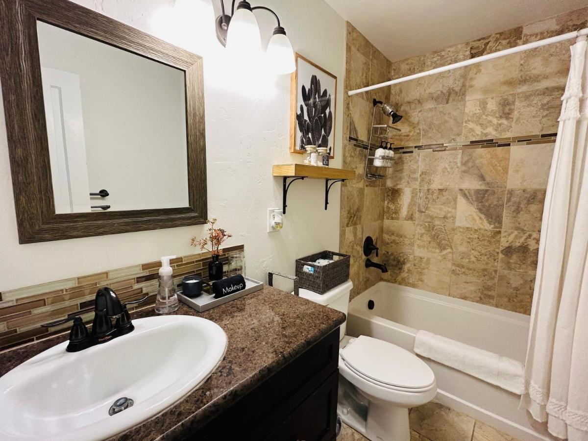Home Sweet Idahome, Feels Like Home With All The Decor You Wish You Could Afford King Bed In Master, Fully Fenced Dog Friendly Yard, A Few Blocks From Bsu And Downtown Boise, Your Perfect Stay! المظهر الخارجي الصورة